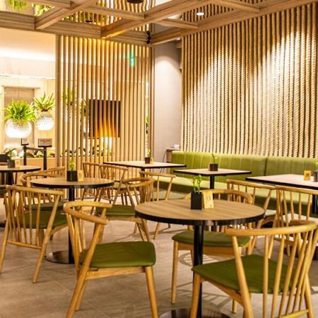 Hotel Estelar Altamira Ibague Exterior photo Interior of a typical Starbucks in China