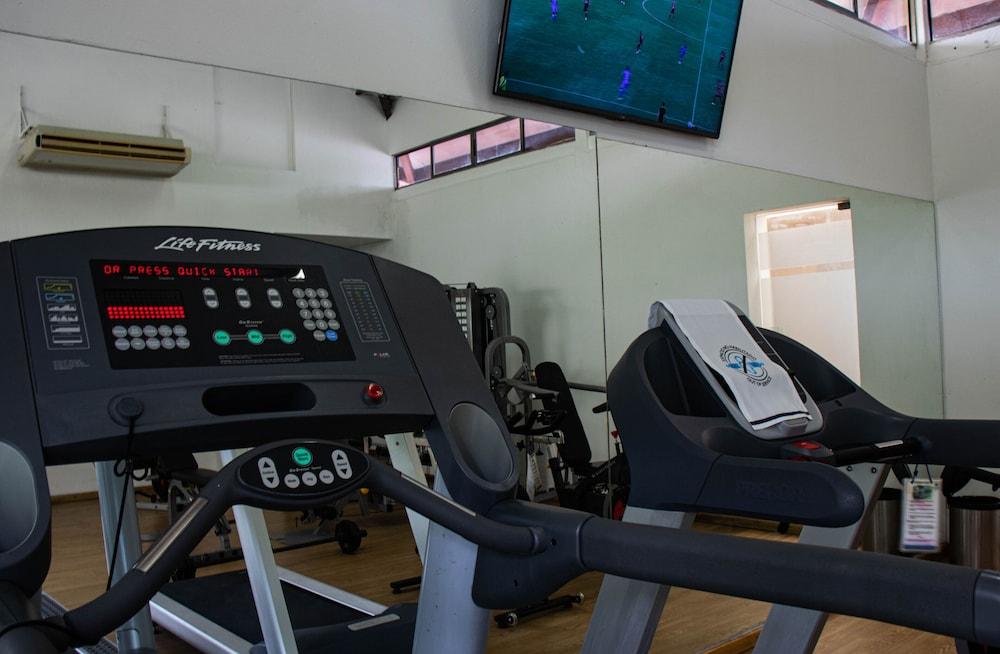 Hotel Estelar Altamira Ibague Exterior photo A treadmill