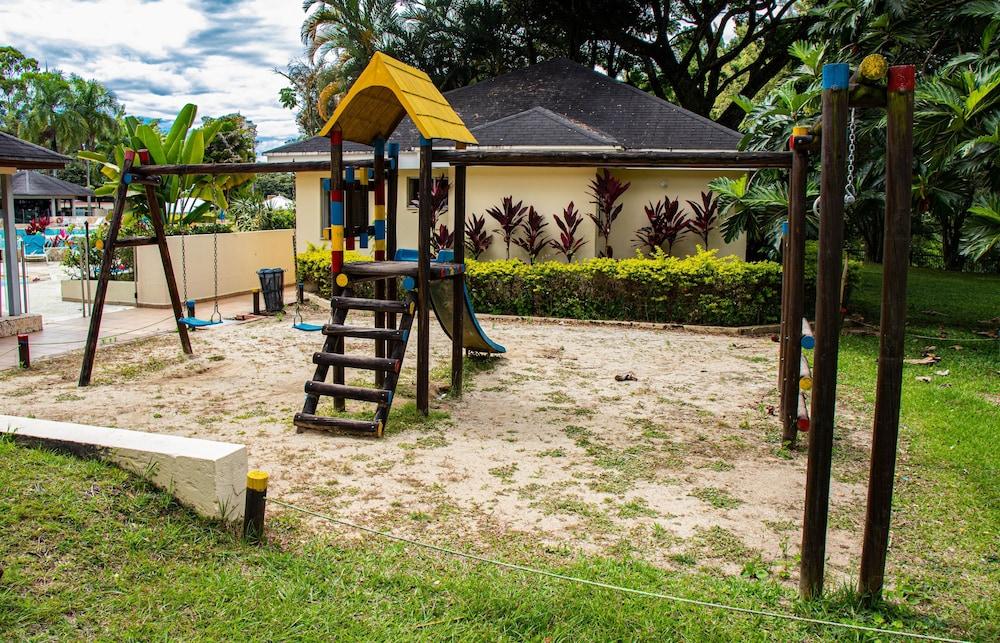 Hotel Estelar Altamira Ibague Exterior photo Playground at the National Museum of Natural History