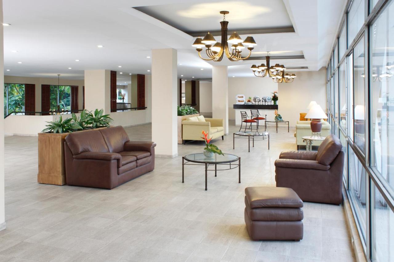 Hotel Estelar Altamira Ibague Exterior photo Lobby