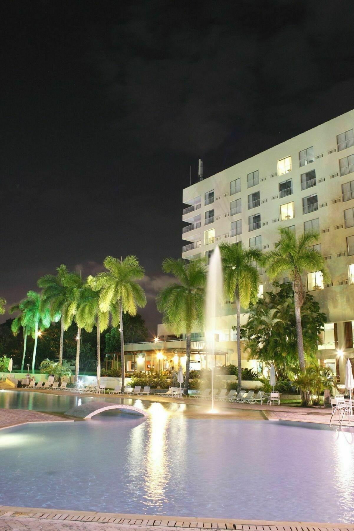 Hotel Estelar Altamira Ibague Exterior photo The Fontainebleau Hotel
